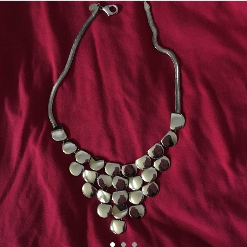 Statement necklace